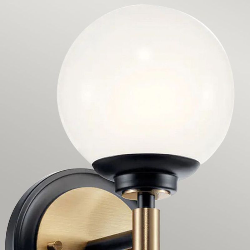 Benno - Vegglampe m/glasskuppel